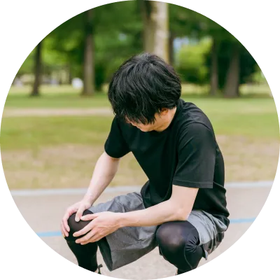 運動中に膝を痛めた写真